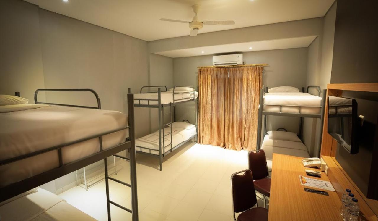 Nite & Day Mdc Puncak - Gadog Hotel Богор Екстериор снимка